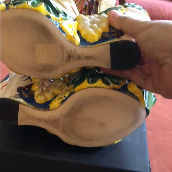 DOLCE AND GABBANA RUNWAY SHOES - Picture 5 of 6